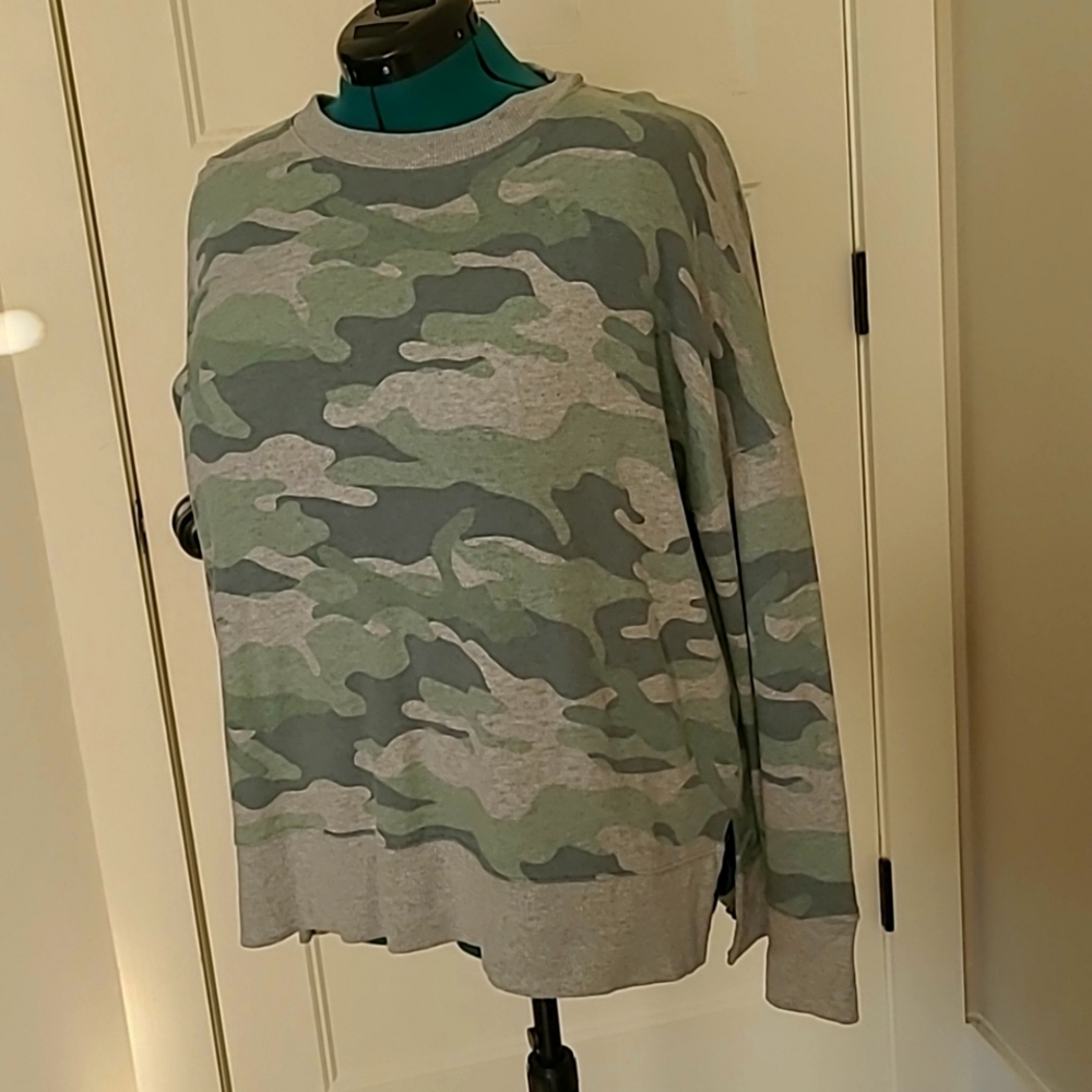 Camo sweatshirt